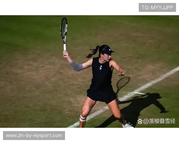 _冬季户外网球赛:雪地上的快节奏较量_,冬季网球装搭配 _冬季户外网球赛:雪地上的快节奏较量_,冬季网球装搭配